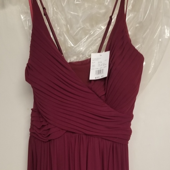 Gown - Picture 5 of 5